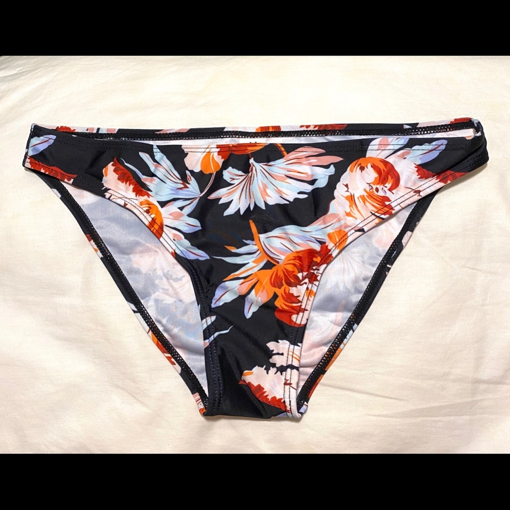 Floral bikini bottoms size medium